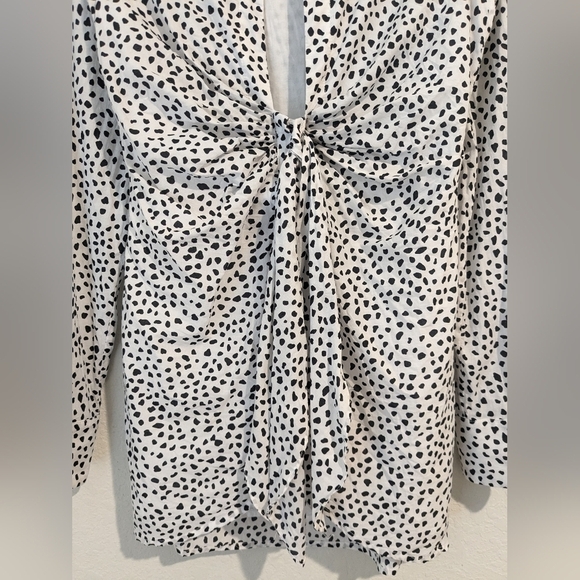 Lovers And Friends Black White Leopard Long Sleeve Plunging Neck Tie Mini Dress - Picture 6 of 12